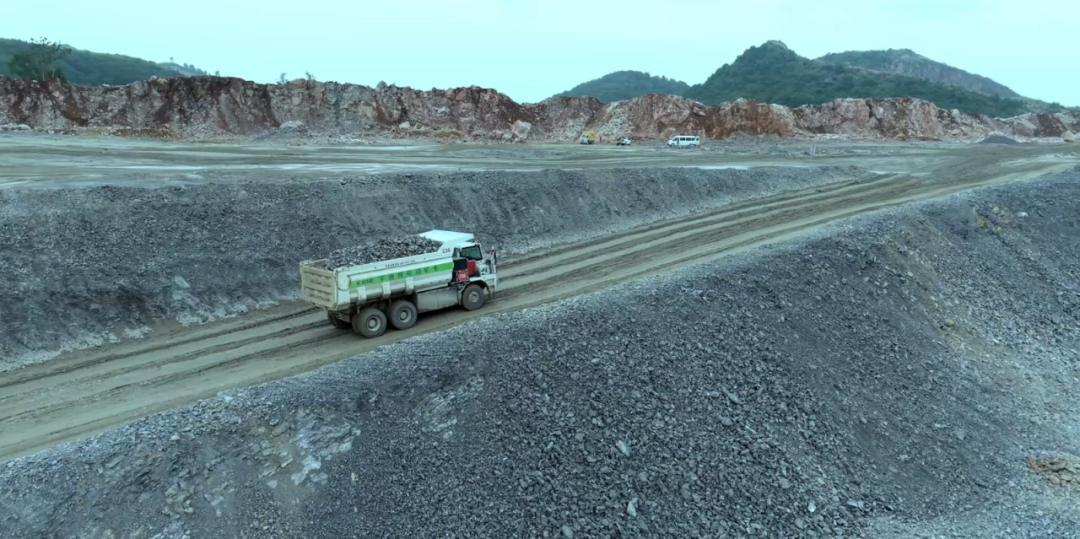 馭電革新,智啟礦途丨宇通礦卡賦能江西銘信-華新礦區高效綠色運營! 馭電革新,智啟礦途丨宇通礦卡賦能江西銘信-華新礦區高效綠色運營!