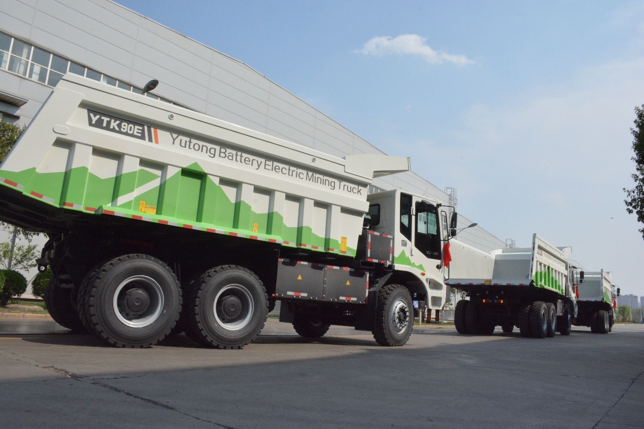 鋪就出海新藍圖！宇通純電礦卡批量交付泰國龍頭水泥企業
