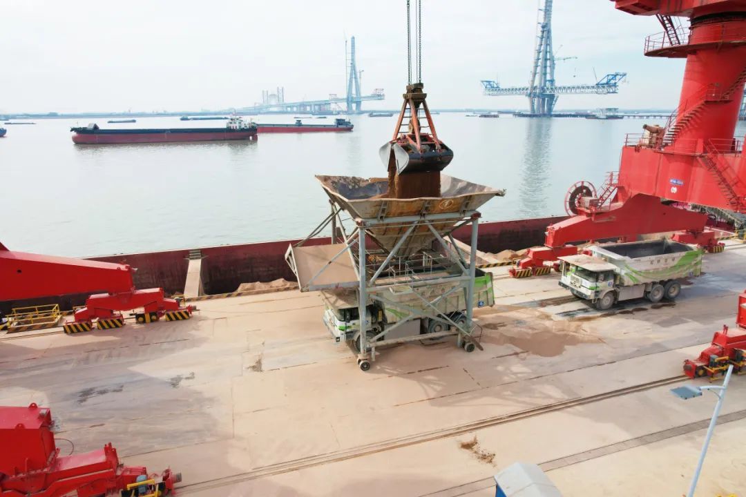 加快工程機械新能源化,2024兩會再釋放利好信息 加快工程機械新能源化,2024兩會再釋放利好信息